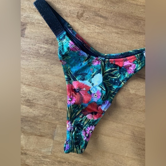 Victoria Secret shine strap swim thong new size small tropical floral - Picture 2 of 4